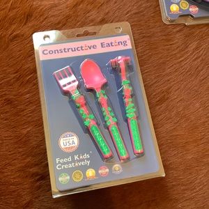 Constructive eating utensil set